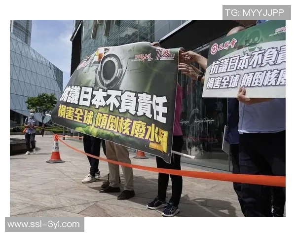 熊类踪迹现身草坪日本J3福岛联决定暂停球迷参观活动 熊类踪迹现身草坪日本J3福岛联决定暂停球迷参观活动