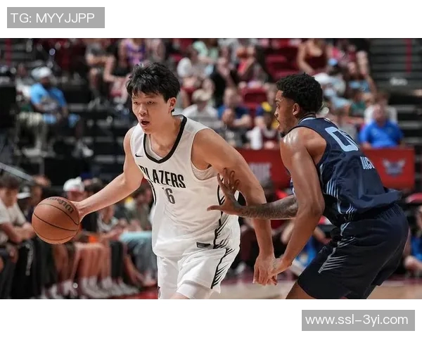 杨瀚森在比赛中掩护和传球速度较慢但节奏略快于克林根 杨瀚森在比赛中掩护和传球速度较慢但节奏略快于克林根