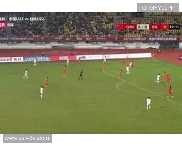 拜合拉木错失单刀良机对方门将神勇扑救令人叹息