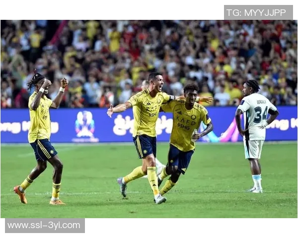 菲利克斯头球破门助利雅得胜利领先对手一球展现自信风采