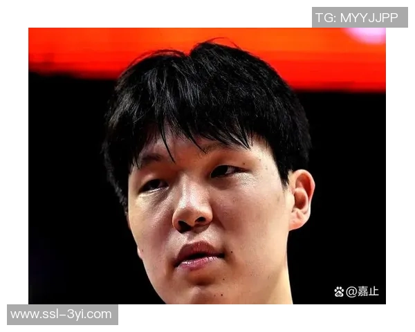 杨瀚森在对手突破时如陷泥潭提升移动速度是他亟需解决的问题