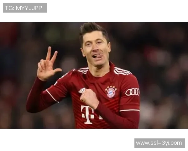 穆勒回归拜仁主场观看比赛坐赫内斯专属座位引发球迷热议