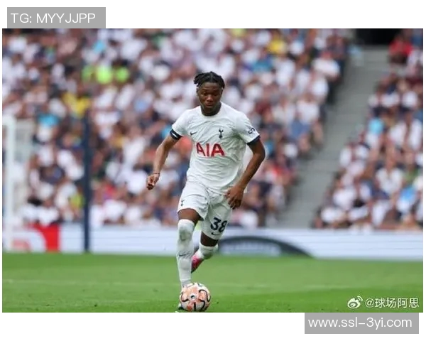 穆阿尼现身热刺训练场约翰逊乌多吉缺席引关注